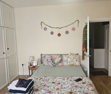 Room in a Shared House, Monega Road, E7 - Photo 3