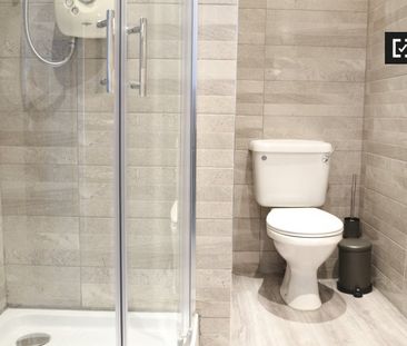 Room in a shared 8-bedroom apartment, Inns Quay, Dublin - Photo 2