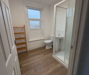 2 bedroom semi-detached house to rent - Photo 5