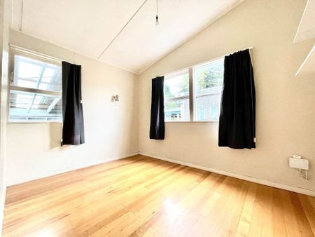 3 Bedrooms, Pt England - Photo 3