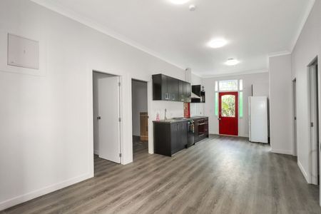 Aro Valley , Spacious 5 bedroom flat - Photo 5