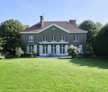 Vieux-Lille, Grand T2 rénové et meublé à NEUF - Photo 1