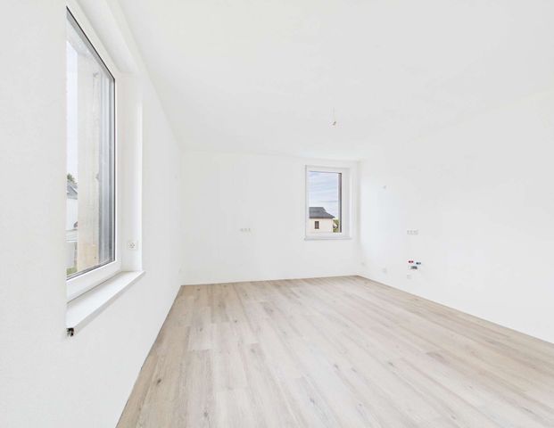 Modern sanierte 2-Raum-Erdgeschosswohnung in ruhiger Lage in Auerbach - Foto 1