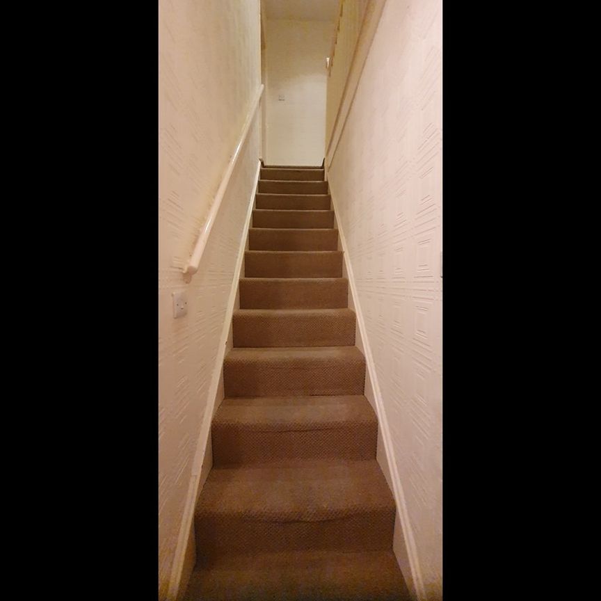 3 Bed Terraced House, Trafford Road, LE5 - Photo 1