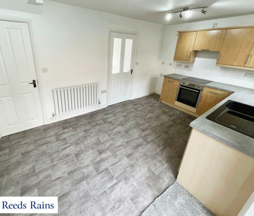 3 bedroom semi-detached house to rent - Photo 3