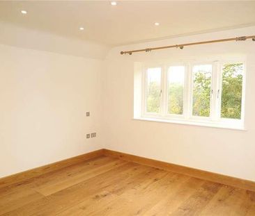 East Bridge Close, Tilford, Surrey, GU10 - Photo 3