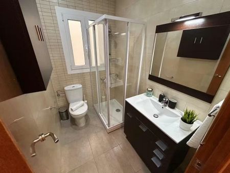 Carrer d'Occident, L'Hospitalet de Llobregat, Catalonia 08903 - Photo 4