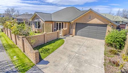 Three Bedroom Home In Casebrook! - Photo 2
