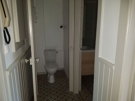 Location Appartement 3 pièces 77m² - Photo 4
