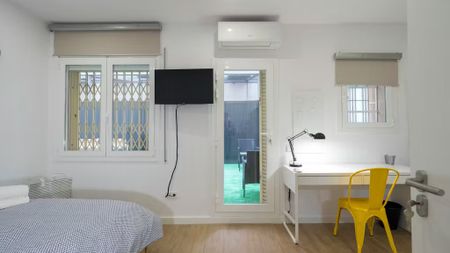 Rambla de Badal, Barcelona, Catalonia 08028 - Photo 5