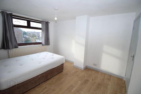 61 Orchardville Crescent, Belfast, BT10 0JS - Photo 4