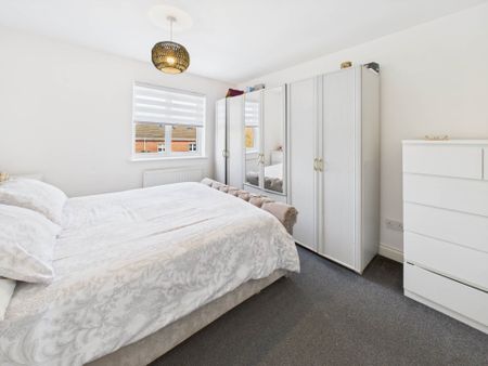 Fixed Price £1,795 pcm - Available Now - Unfurnished - Photo 4