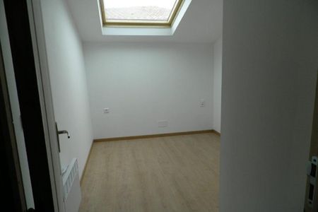 A Louer - Appartement mezzanine LA PALME - Photo 2