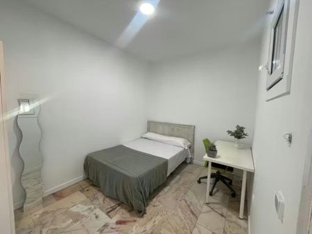 Calle Porvenir, Sevilla, Andalusia 41013 - Photo 4