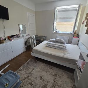 Location Appartement 2 pièces 38m² LE CREUSOT 71200 - Photo 2