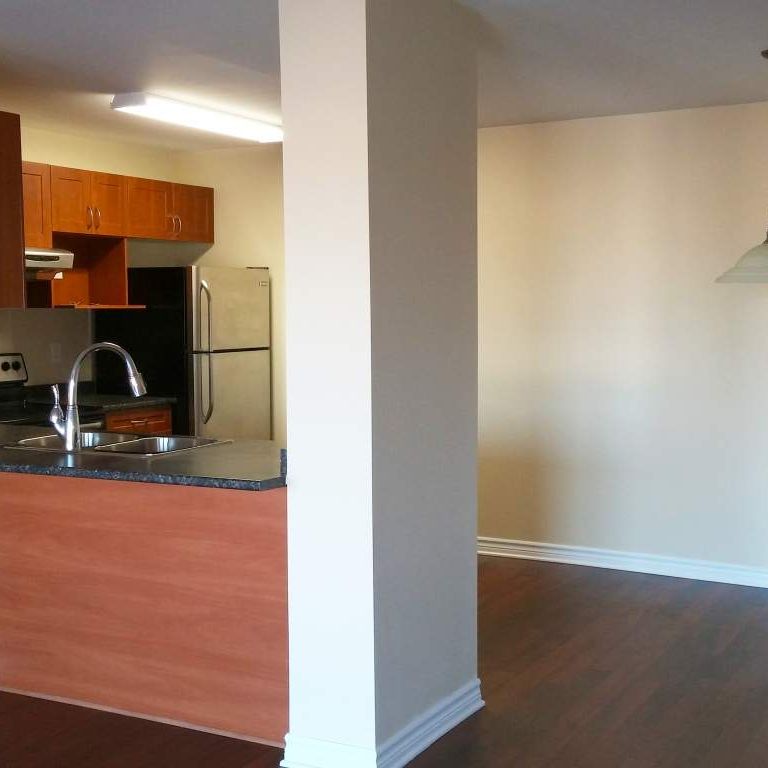 The Queensbury - Photo 1