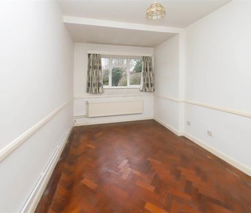 4 bedroom house - detached - Photo 3