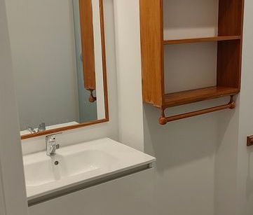 Recently renovated 2BR Flat in Tawa, Wellington - Photo 2