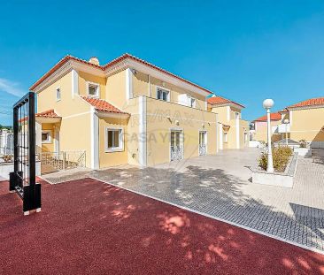House T4 in Alcabideche, Cascais - Photo 4