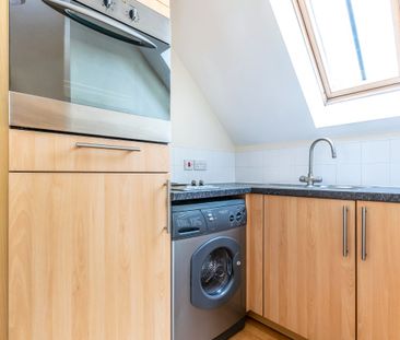 studio to rent Springfield Road, Horsham, West Sussex, RH12 - Photo 4