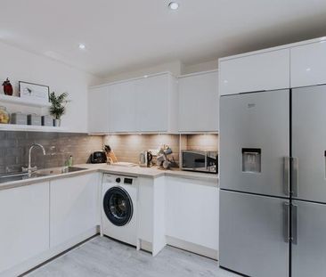 6 bedroom semi-detached house to rent - Photo 4