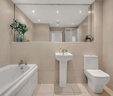 3 bedroom flat to rent - Photo 5