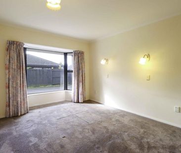 Prime location on Victoria Ave - Photo 5