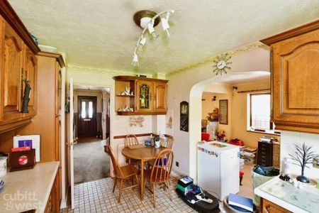 1 bedroom in a house share to rent - Photo 3