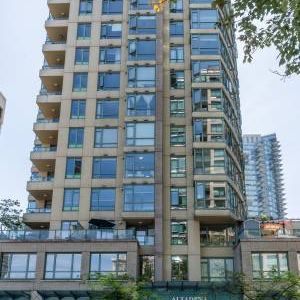 1 Bedroom + Den + Sunroom at Burrard and Davie - Photo 4