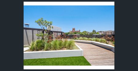 EXCLUSIVE UPPER FLOOR APARTMENT WITH WATER AND CATHEDRAL VIEWS - Photo 4