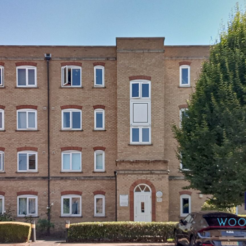 Ferguson Close, London, E14 - One Bedroom Flat To Rent - £404pw / £1,750pcm - Photo 1