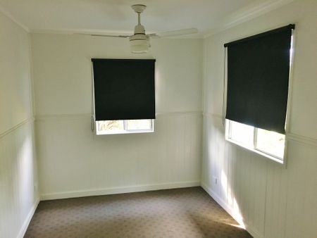 Great fully fenced family home with double shed - Photo 3