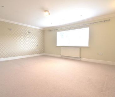 4 bedroom detached house to rent - Photo 2