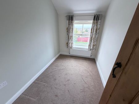 3 bedroom semi-detached house to rent - Photo 2