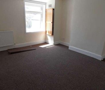 Festing Grove, Southsea, PO4 - Photo 5