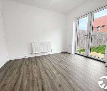 3 bedroom end of terrace house to rent - Photo 1