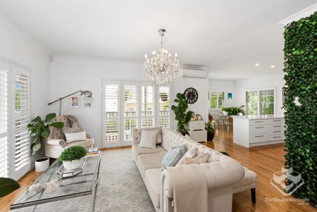 Beautifully appointed riverside 4 Bedroom Queenslander Unfurnished in prime location - Photo 3