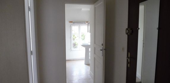 Location Appartement 1 pièce 31m² FONTAINEBLEAU 77300 - Photo 2