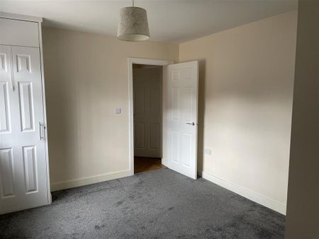 1 bedroom ground floor flat to rent - Photo 2