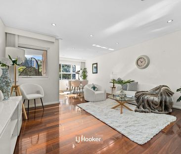 North Facing - Full Brick Apartment walk to train and shops - Photo 2