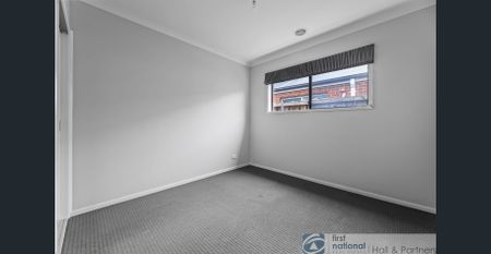 Modern 4-Bedroom Family Home - Photo 2