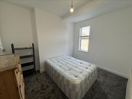 4 bedroom flat to rent - Photo 5