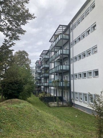 Sanierte 3 Zimmerwohnung mit Balkon und Tageslichtbad - Photo 3