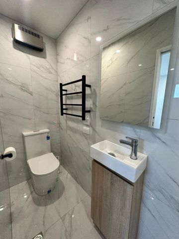 Modern sunny 2 Bedroom home! - Photo 5