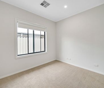 Modern Family Home in Modbury! - Photo 4