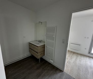 Location Appartement 1 pièce 35m² - Photo 3