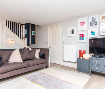 A superb opportunity to rent a beautifully finished coach house, se... - Photo 5