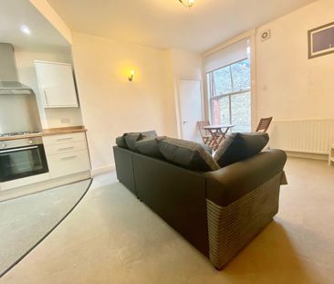 2 Bed Flat, Oakwood Lane, LS8 - Photo 2