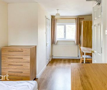 1 bedroom in a house share to rent - Photo 3