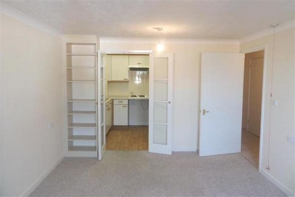 1 bedroom retirement property to rent - Photo 1